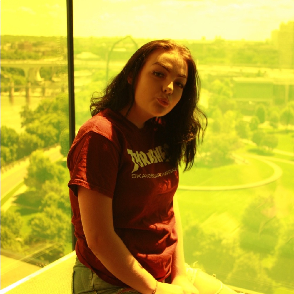 Meet your Posher, Kayla